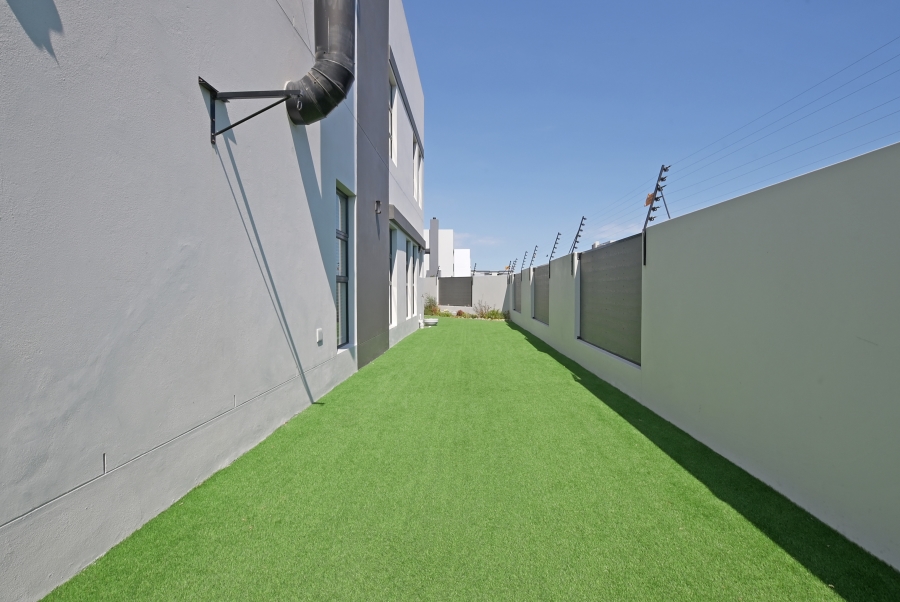 5 Bedroom Property for Sale in Sandown Western Cape